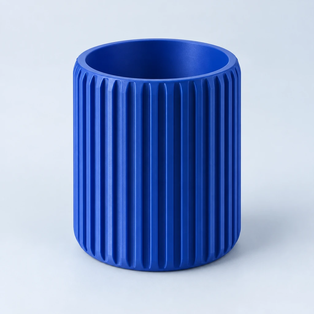 Ribbed pen stand